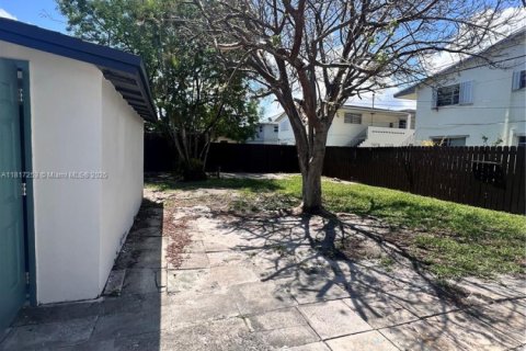 House in Davie, Florida 3 bedrooms, 113.15 sq.m. № 1772471 - photo 13