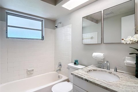House in Holiday, Florida 2 bedrooms, 82.13 sq.m. № 1884863 - photo 25