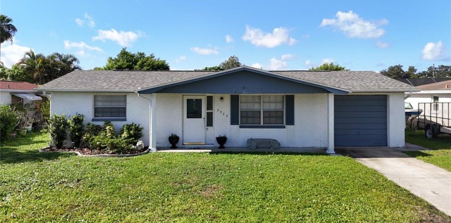 House in Holiday, Florida 2 bedrooms, 82.13 sq.m. № 1884863