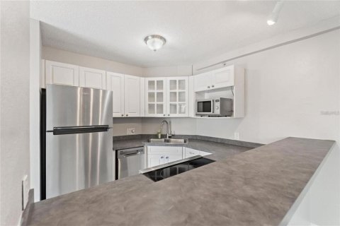 Купить кондоминиум в Сент-Питерсберг, Флорида 5 комнат, 65.77м2, № 2220454 - фото 5