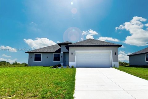 House in LaBelle, Florida 4 bedrooms, 150.13 sq.m. № 1752197 - photo 1