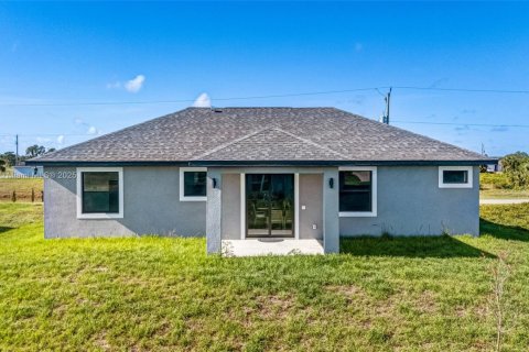 House in LaBelle, Florida 4 bedrooms, 150.13 sq.m. № 1752197 - photo 28
