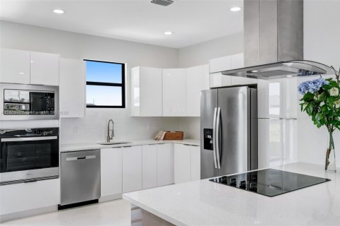 House in LaBelle, Florida 4 bedrooms, 150.13 sq.m. № 1752197 - photo 8