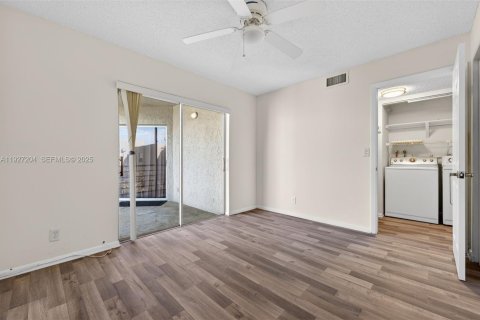 Condo in Coral Springs, Florida, 3 bedrooms № 1987508 - photo 21