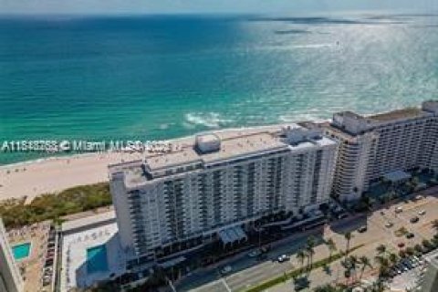 Condo à Miami Beach, Floride, 1 chambre  № 2085262
