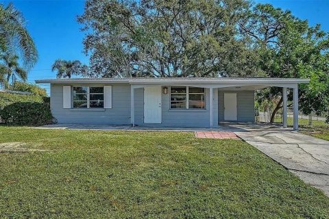 Villa ou maison à vendre à Sarasota, Floride: 2 chambres, 75.25 m2 № 2406649 - photo 2