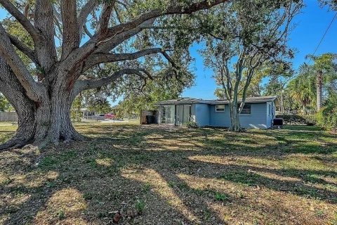 Villa ou maison à vendre à Sarasota, Floride: 2 chambres, 75.25 m2 № 2406649 - photo 9