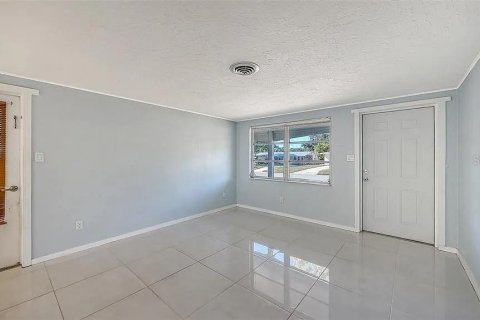 Villa ou maison à vendre à Sarasota, Floride: 2 chambres, 75.25 m2 № 2406649 - photo 7