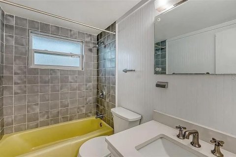 Villa ou maison à vendre à Sarasota, Floride: 2 chambres, 75.25 m2 № 2406649 - photo 24