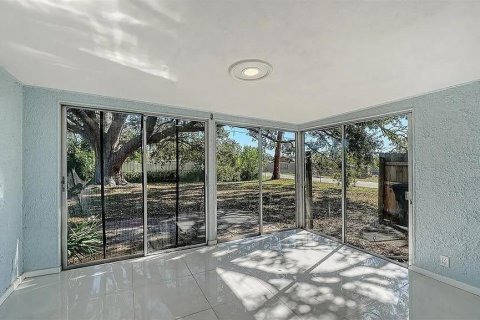 Villa ou maison à vendre à Sarasota, Floride: 2 chambres, 75.25 m2 № 2406649 - photo 16