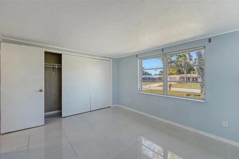 Villa ou maison à vendre à Sarasota, Floride: 2 chambres, 75.25 m2 № 2406649 - photo 19
