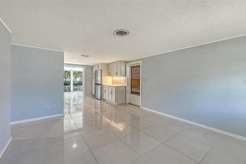 Villa ou maison à vendre à Sarasota, Floride: 2 chambres, 75.25 m2 № 2406649 - photo 14