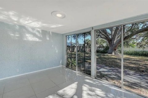 Villa ou maison à vendre à Sarasota, Floride: 2 chambres, 75.25 m2 № 2406649 - photo 17