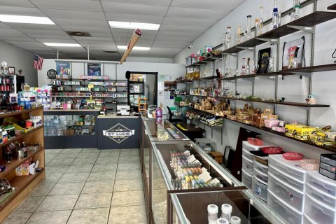 Immobilier commercial à Port St. Lucie, Floride № 2181653