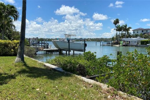 Land in Indian Rocks Beach, Florida № 2104143 - photo 3