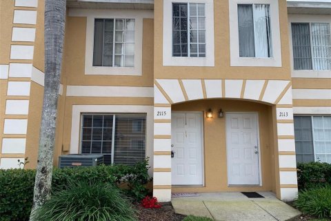 Adosado en alquiler en Brandon, Florida, 2 dormitorios, 148.18 m2 № 1918653 - foto 1