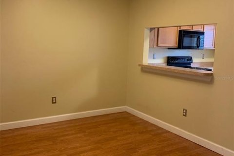 Adosado en alquiler en Brandon, Florida, 2 dormitorios, 148.18 m2 № 1918653 - foto 4