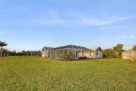 House in Port Charlotte, Florida 4 bedrooms, 170.2 sq.m. № 1794989 - photo 8