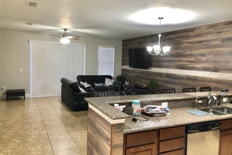 Townhouse in Orlando, Florida 3 bedrooms, 152.17 sq.m. № 2378009 - photo 4