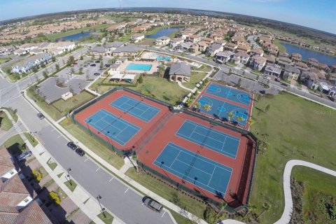 Townhouse in Orlando, Florida 3 bedrooms, 152.17 sq.m. № 2378009 - photo 13