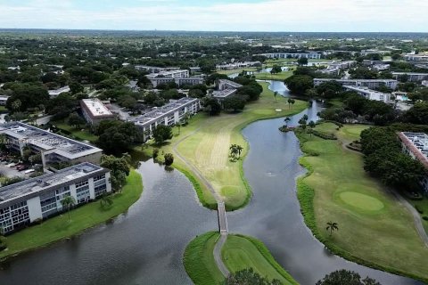 Condo in Coconut Creek, Florida, 2 bedrooms  № 1849095 - photo 17
