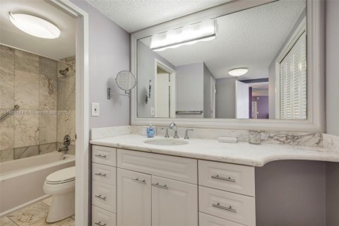 Condominio en alquiler en Hollywood, Florida, 2 dormitorios, 101.73 m2 № 2053123 - foto 12