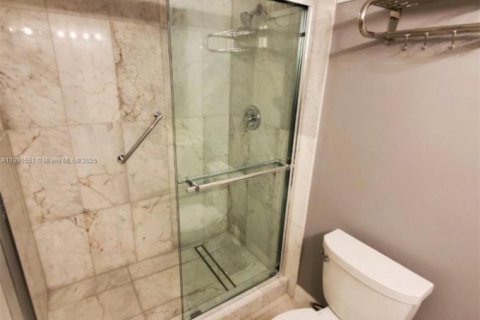 Condominio en alquiler en Hollywood, Florida, 2 dormitorios, 101.73 m2 № 2053123 - foto 17