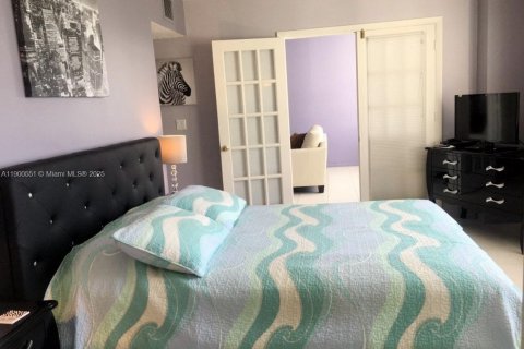 Condominio en alquiler en Hollywood, Florida, 2 dormitorios, 101.73 m2 № 2053123 - foto 10