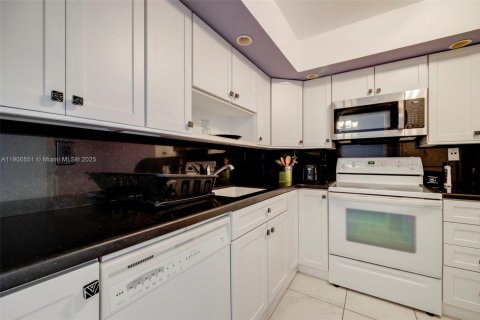 Condominio en alquiler en Hollywood, Florida, 2 dormitorios, 101.73 m2 № 2053123 - foto 8