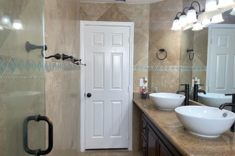 Casa en venta en Homestead, Florida, 4 dormitorios, 196.02 m2 № 1705352 - foto 10