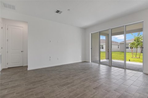 Villa ou maison à vendre à Winter Haven, Floride: 4 chambres, 190.45 m2 № 1904825 - photo 6