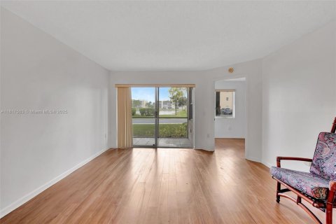 Copropriété à louer à Tamarac, Floride: 2 chambres, 100.33 m2 № 2037553 - photo 8