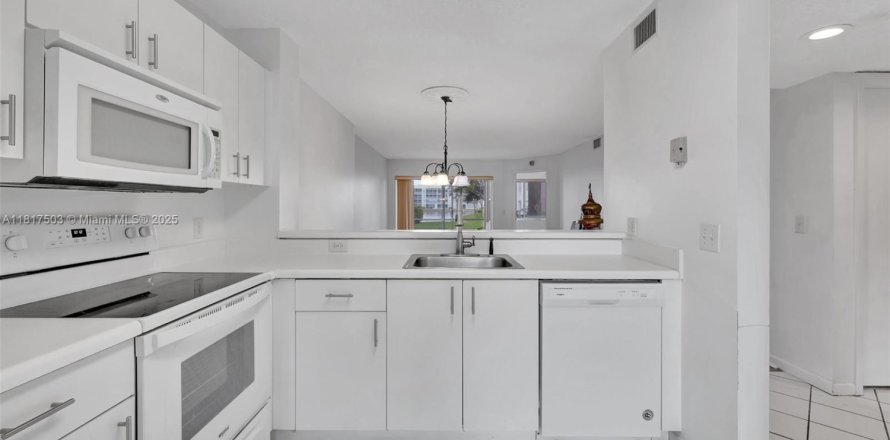 Condo à Tamarac, Floride, 2 chambres  № 2037553