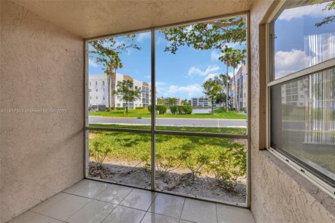 Copropriété à louer à Tamarac, Floride: 2 chambres, 100.33 m2 № 2037553 - photo 18