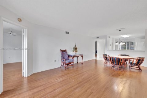 Copropriété à louer à Tamarac, Floride: 2 chambres, 100.33 m2 № 2037553 - photo 10