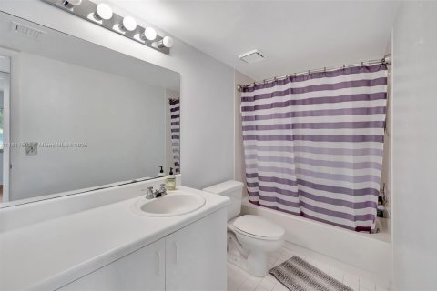 Copropriété à louer à Tamarac, Floride: 2 chambres, 100.33 m2 № 2037553 - photo 20