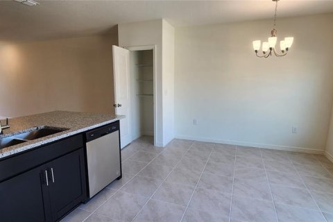 Touwnhouse à louer à Davenport, Floride: 3 chambres, 133.31 m2 № 2289487 - photo 12