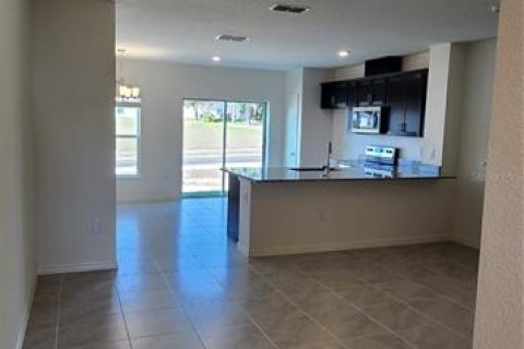 Touwnhouse à louer à Davenport, Floride: 3 chambres, 133.31 m2 № 2289487 - photo 7