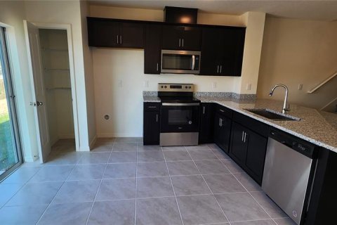 Touwnhouse à louer à Davenport, Floride: 3 chambres, 133.31 m2 № 2289487 - photo 11