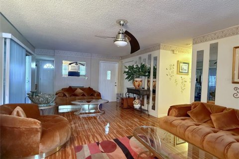 Casa en venta en Orlando, Florida, 3 dormitorios, 125.42 m2 № 2369336 - foto 4