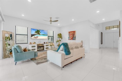 House in Parkland, Florida 5 bedrooms, 367.8 sq.m. № 2058283 - photo 16