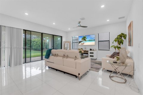 House in Parkland, Florida 5 bedrooms, 367.8 sq.m. № 2058283 - photo 14