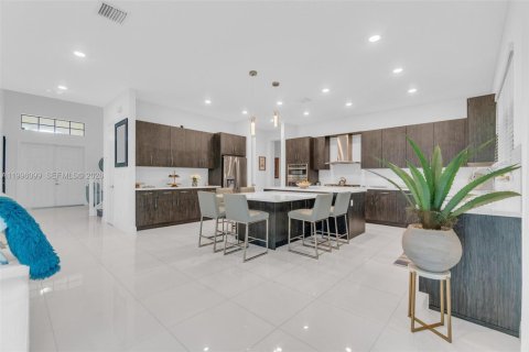 House in Parkland, Florida 5 bedrooms, 367.8 sq.m. № 2058283 - photo 11