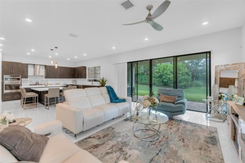 House in Parkland, Florida 5 bedrooms, 367.8 sq.m. № 2058283 - photo 15