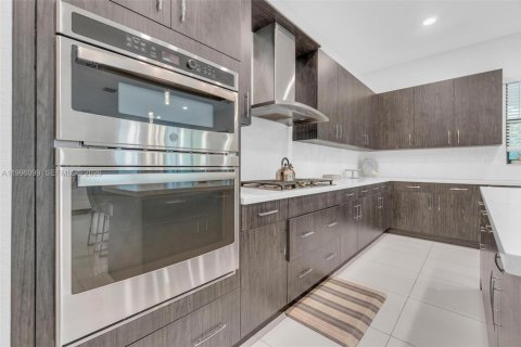 House in Parkland, Florida 5 bedrooms, 367.8 sq.m. № 2058283 - photo 8