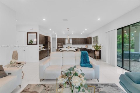 House in Parkland, Florida 5 bedrooms, 367.8 sq.m. № 2058283 - photo 12