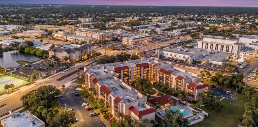 Condo in Port Charlotte, Florida, 2 bedrooms № 2205973