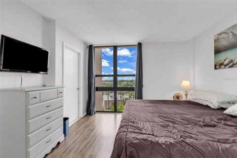 Condo in Port Charlotte, Florida, 2 bedrooms № 2205973 - photo 21