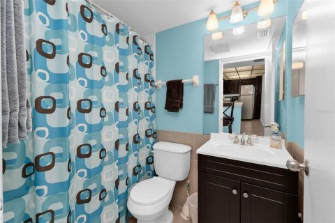 Condo in Port Charlotte, Florida, 2 bedrooms № 2205973 - photo 25