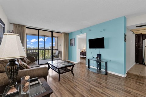 Condo in Port Charlotte, Florida, 2 bedrooms № 2205973 - photo 14